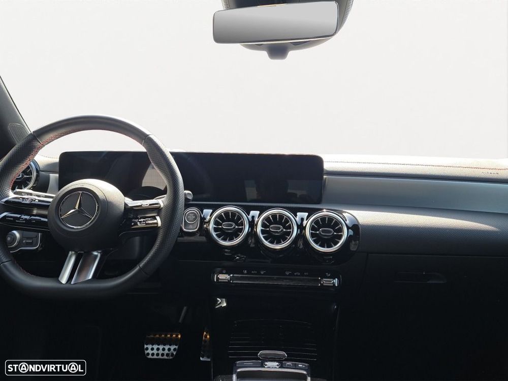 Mercedes-Benz CLA 180 - 12