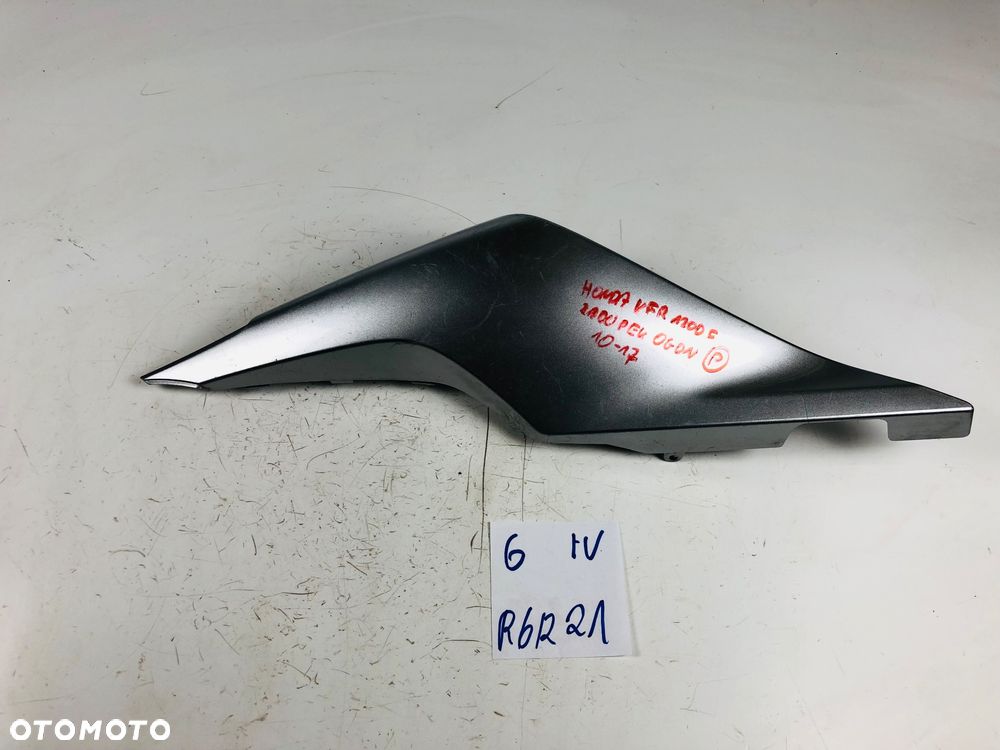 Honda VFR 1200 10-17 zadupek ogon prawy owiewka prawa - 1