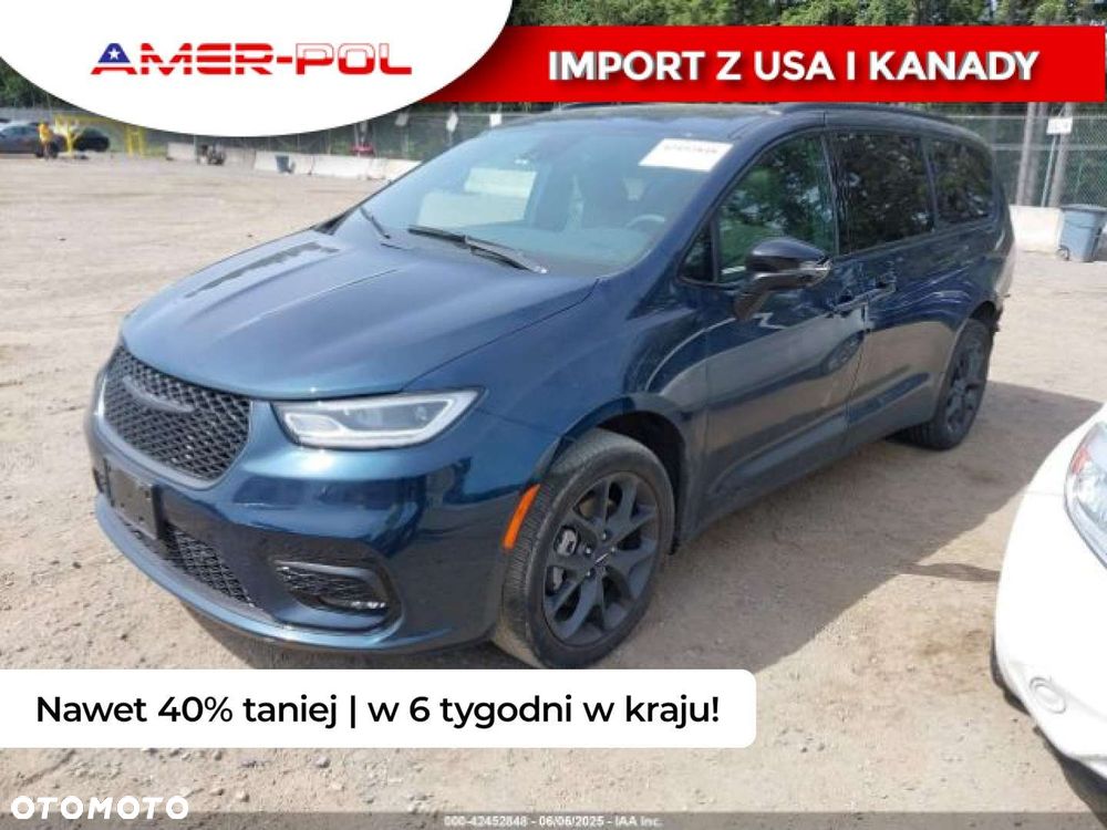 Chrysler Pacifica - 1