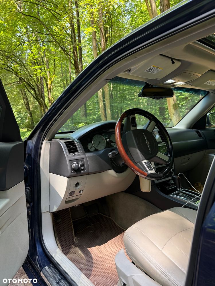 Chrysler 300C 5.7 V8 Hemi - 10