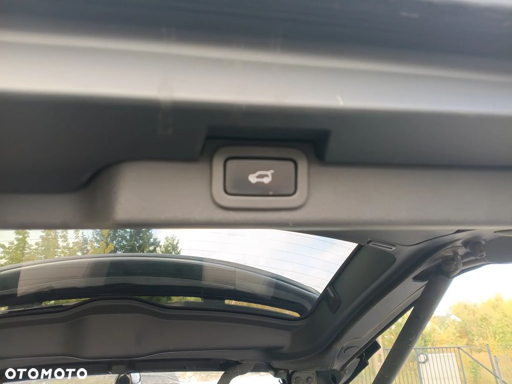 Land Rover Discovery - 24