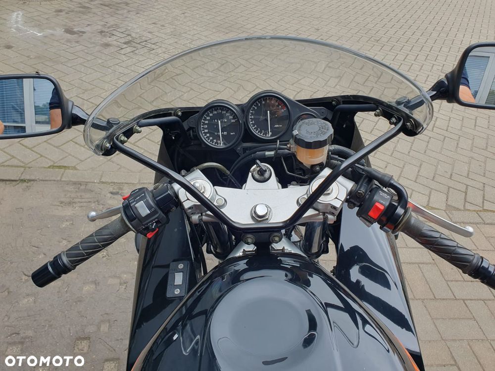 Yamaha FZR - 8