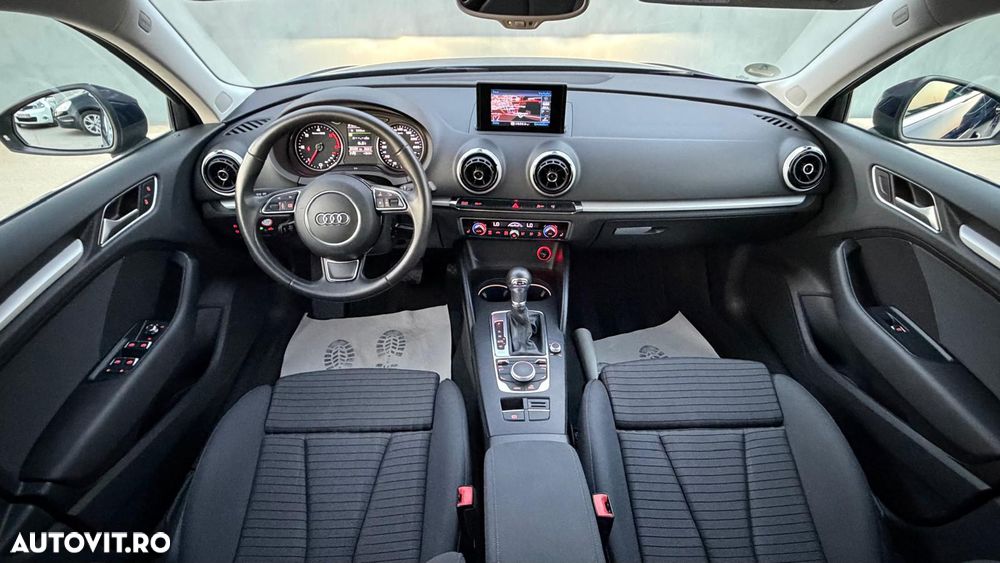 Audi A3 1.6 TDI DPF S tronic Ambiente - 12