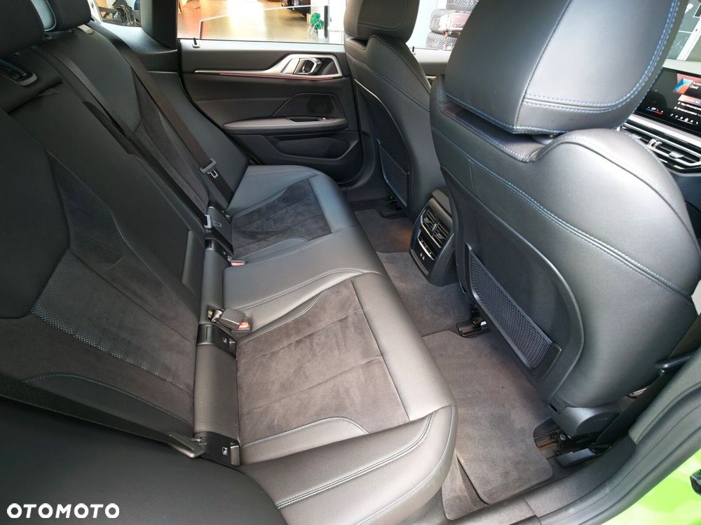 BMW i4 - 12