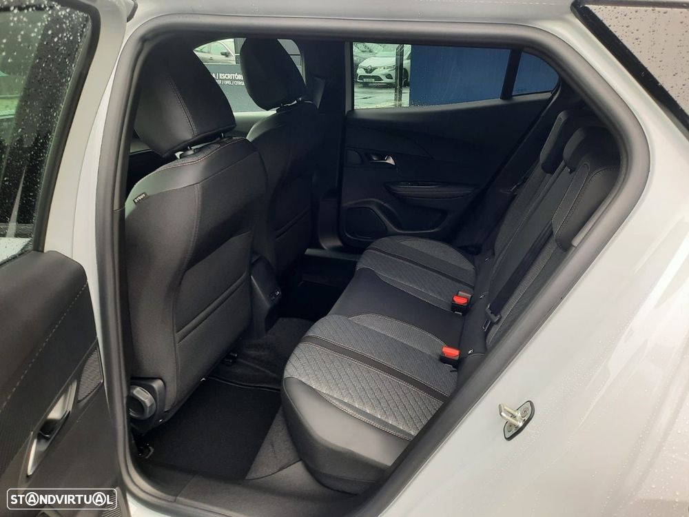 Peugeot e-2008 54 kWh Allure - 7