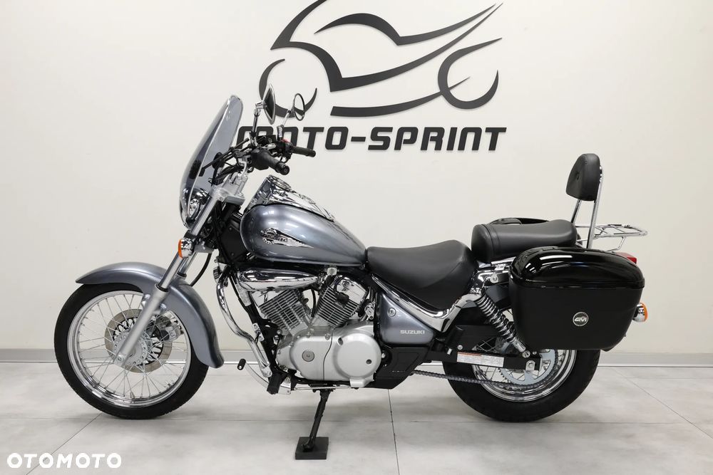 Suzuki Intruder - 3