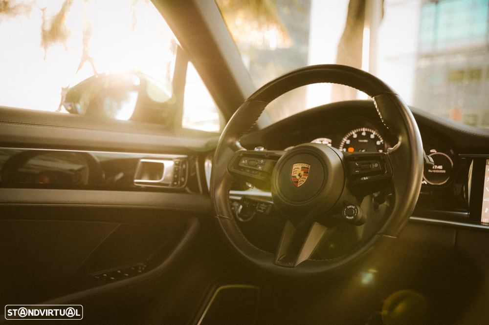 Porsche Panamera Sport Turismo 4S E-Hybrid - 22