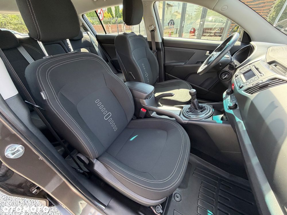 Kia Sportage 2.0 CVVT 2WD Vision - 36