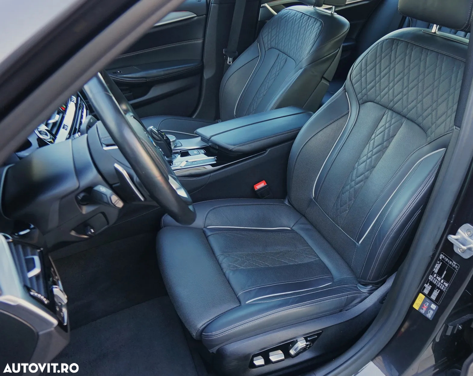 BMW Seria 5 530e - 14