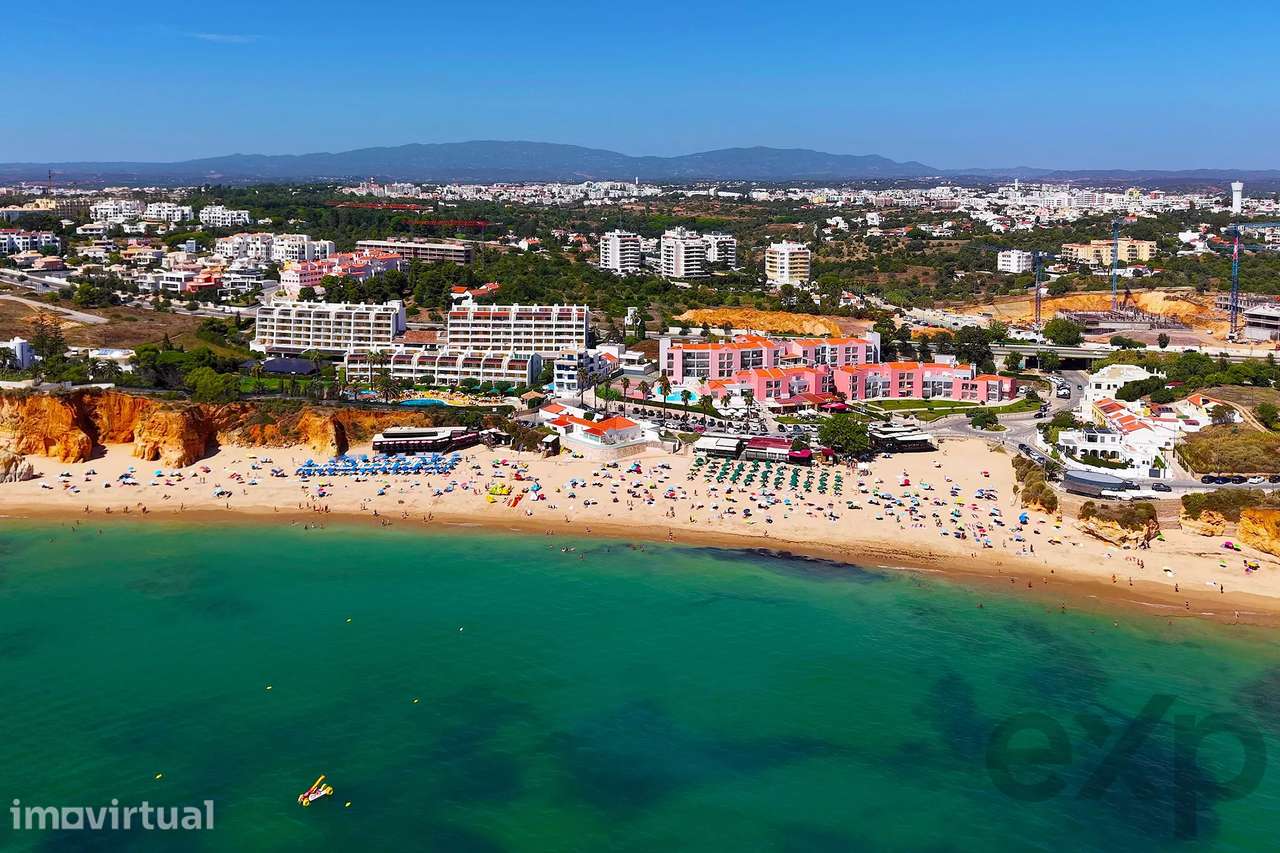 Moradia isolada com piscina e garagem, a 5 minutos a pé da Praia do Va - Grande imagem: 2/60