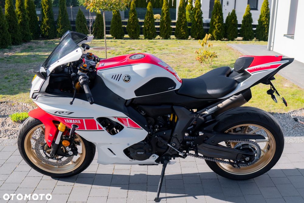 Yamaha R7 - 8