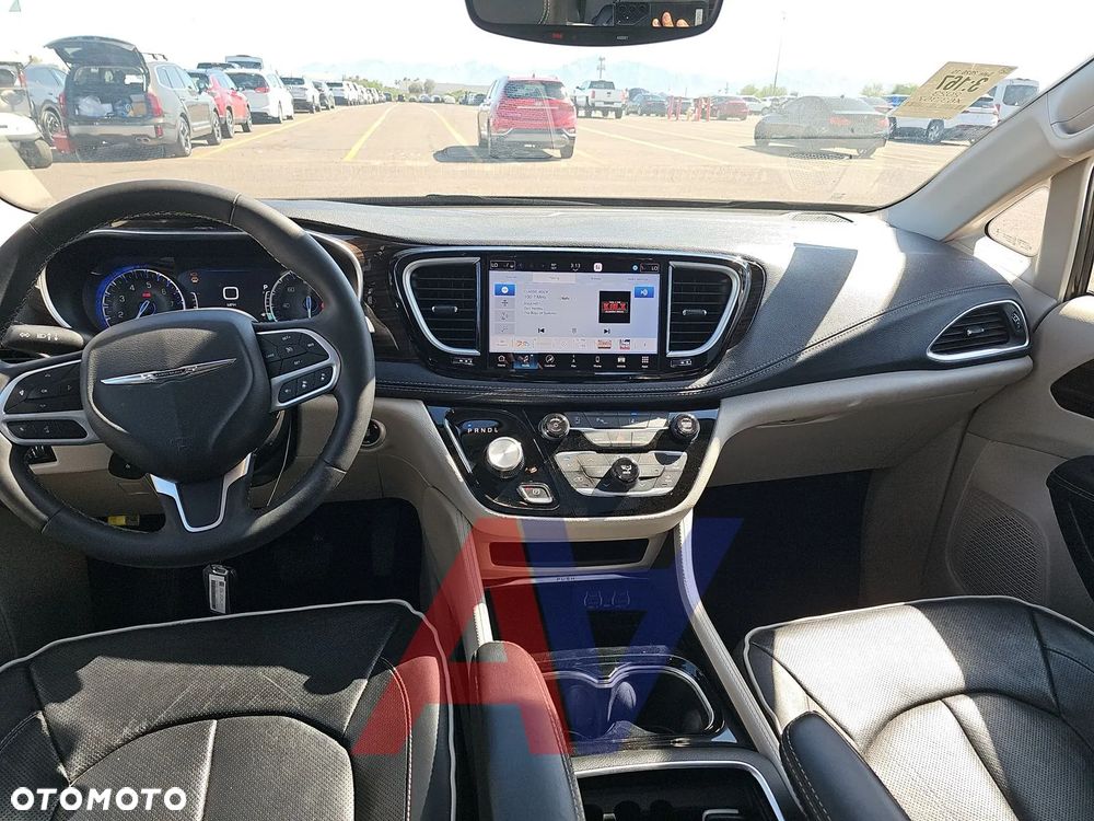 Chrysler Pacifica - 10