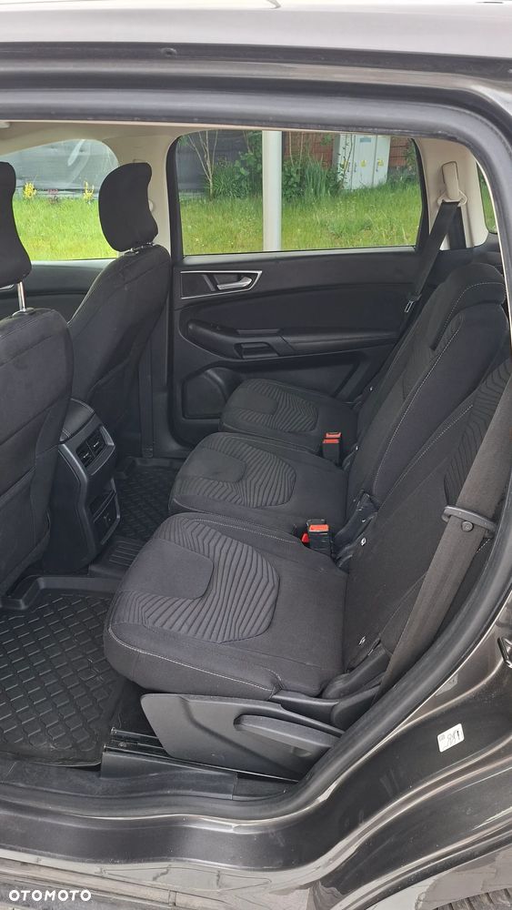 Ford S-Max - 11