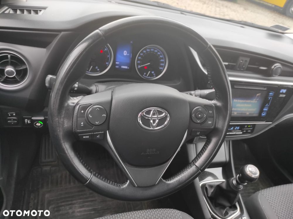 Toyota Corolla 1.6 Comfort - 19