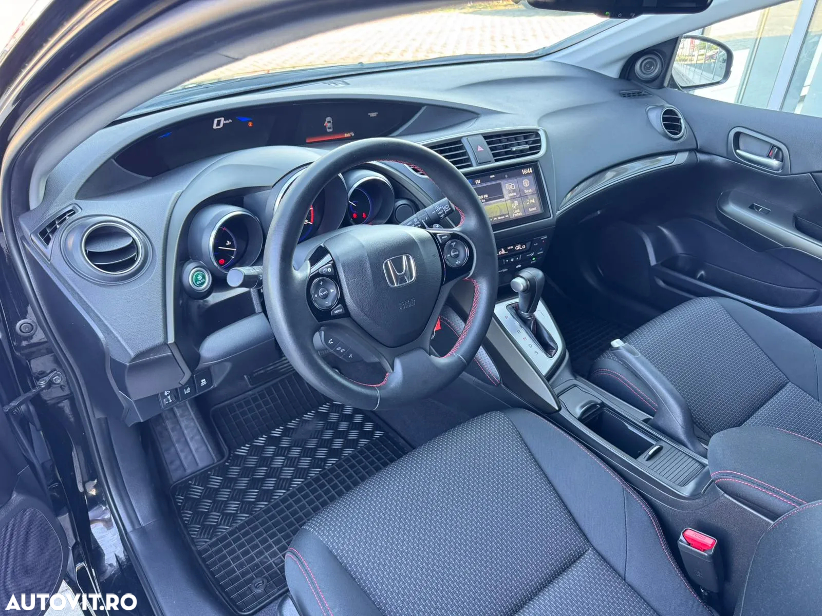 Honda Civic Tourer 1.8 i-VTEC AT Lifestyle - 15