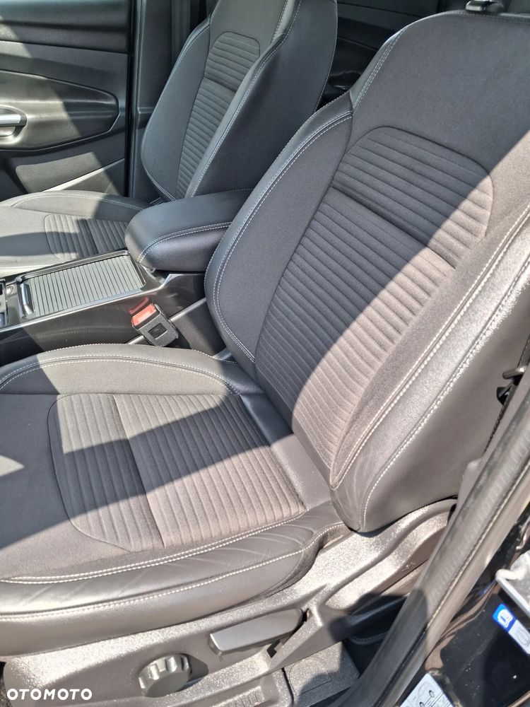 Ford Kuga - 16