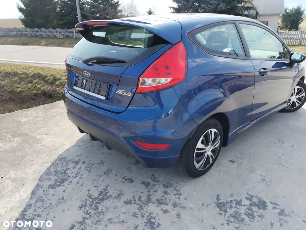 Ford Fiesta - 24