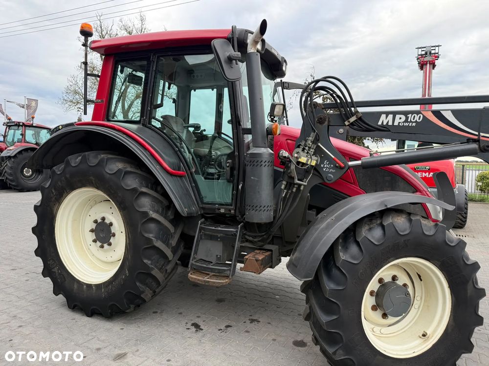 Valtra N 103   N 122 HITECH   CASE MAXXUM - 22