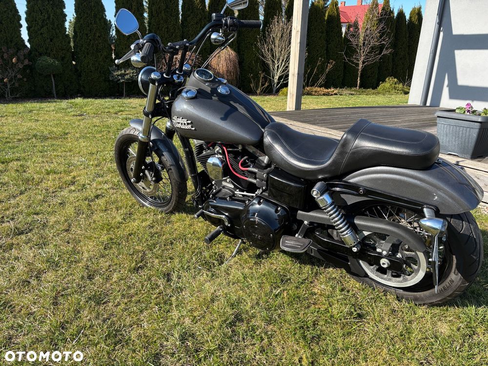 Harley-Davidson Dyna Street Bob - 12