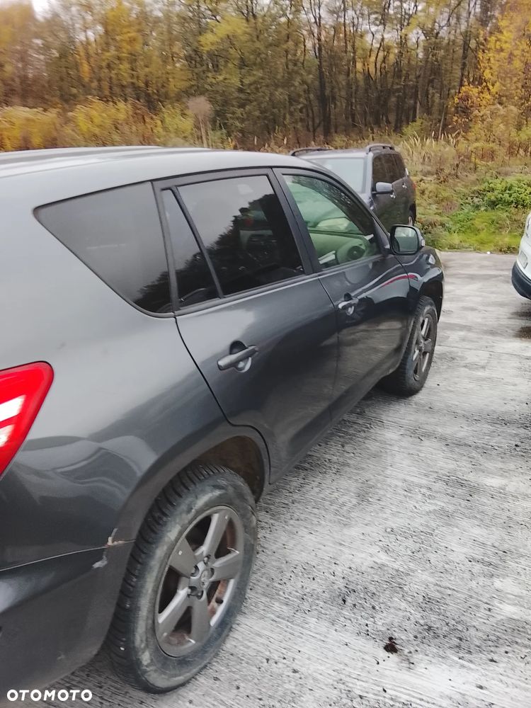 Toyota RAV4 - 18