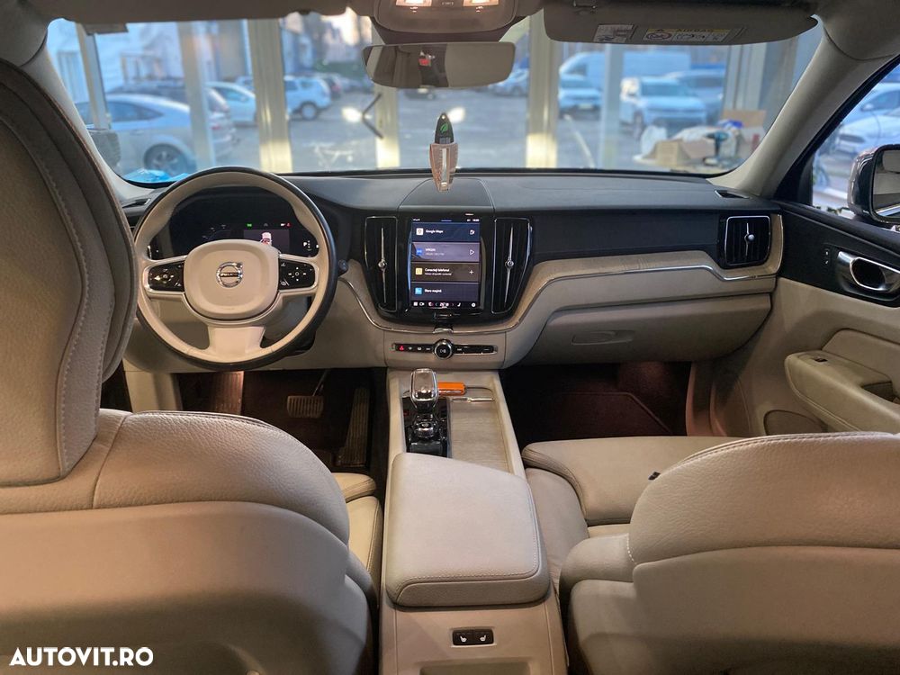 Volvo XC 60 B4 MHEV AT8 FWD Inscription - 13