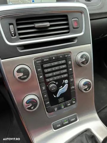 Volvo V60 D6 Plug-In-Hybrid AWD Geartronic Pure Limited - 22