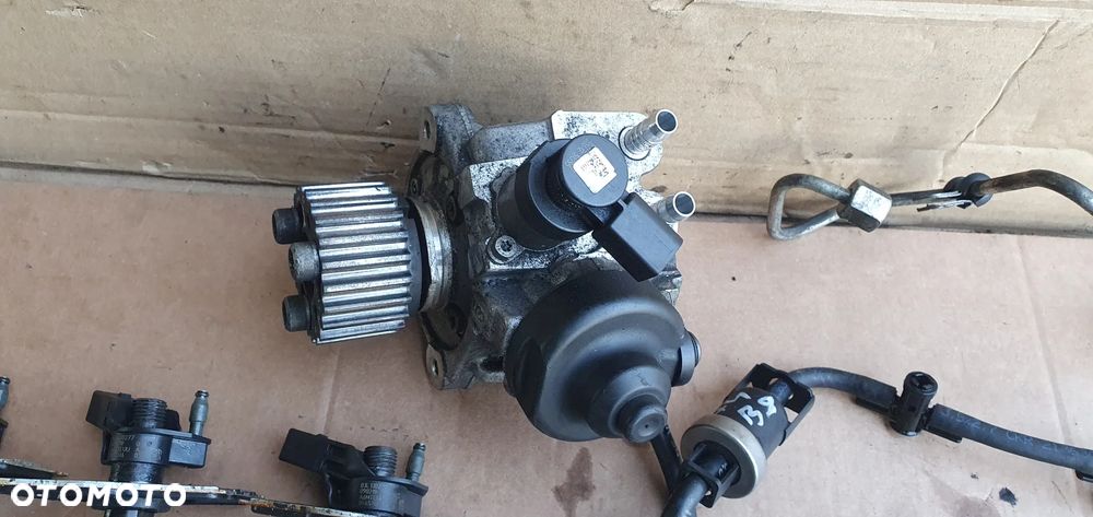 Wtryskiwacze układ wtryskowy pompa wtryski Audi A4 B8 2.0 TDI 03L130277 03L130755D - 4