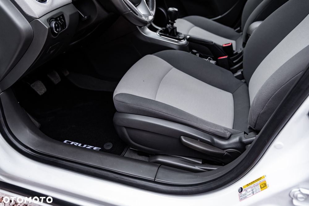 Chevrolet Cruze 1.8 LS - 19