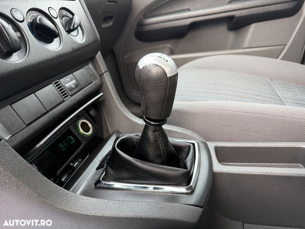 Ford Focus Turnier 1.6 16V Connection - 24