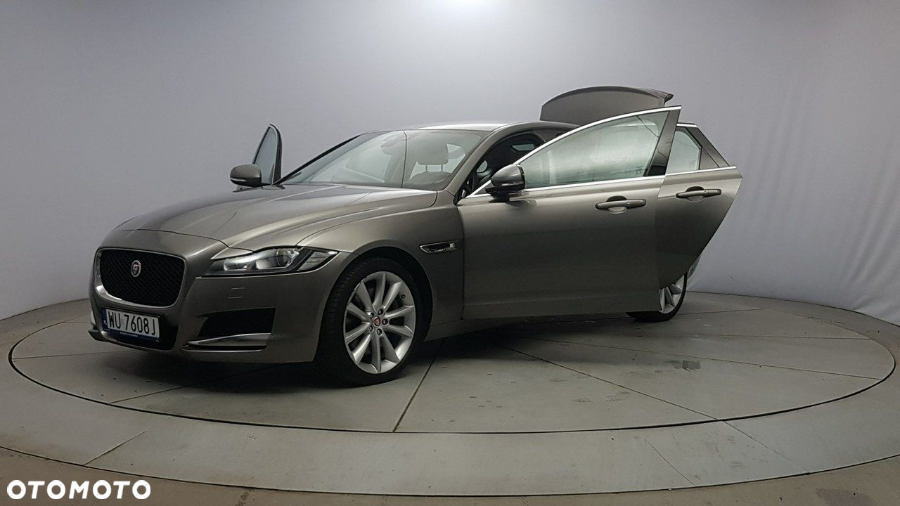 Jaguar XF - 10