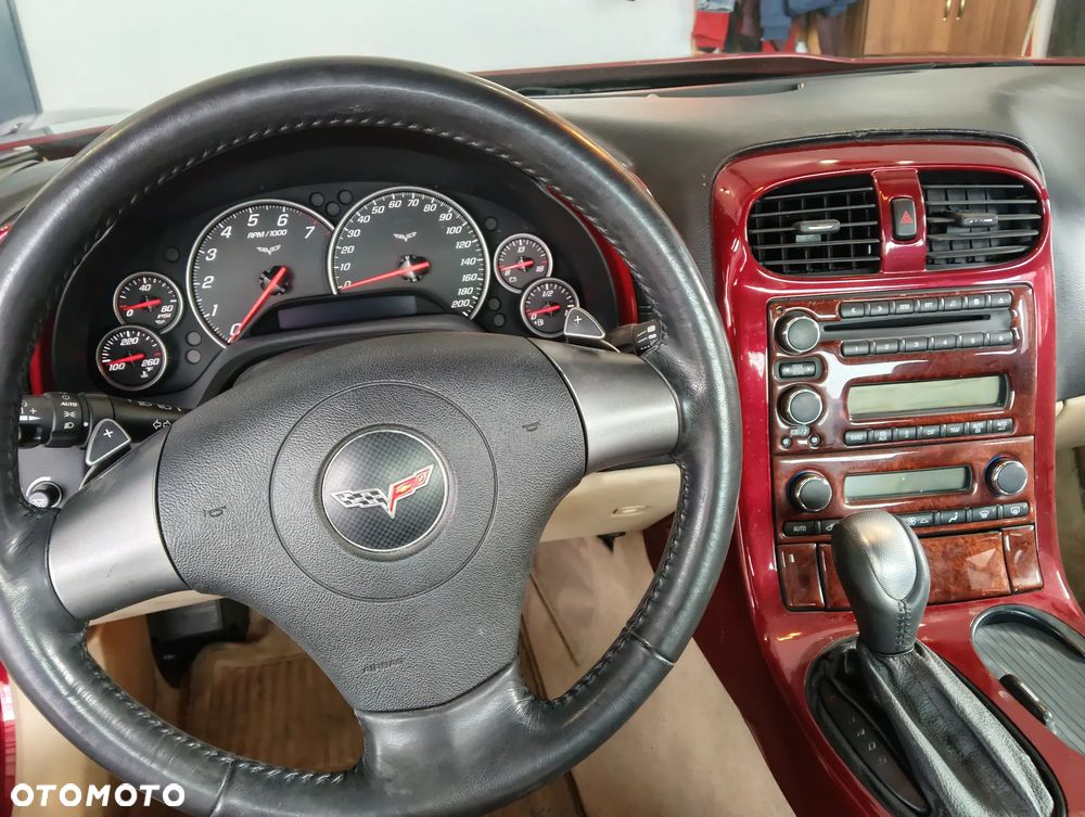 Chevrolet Corvette - 10