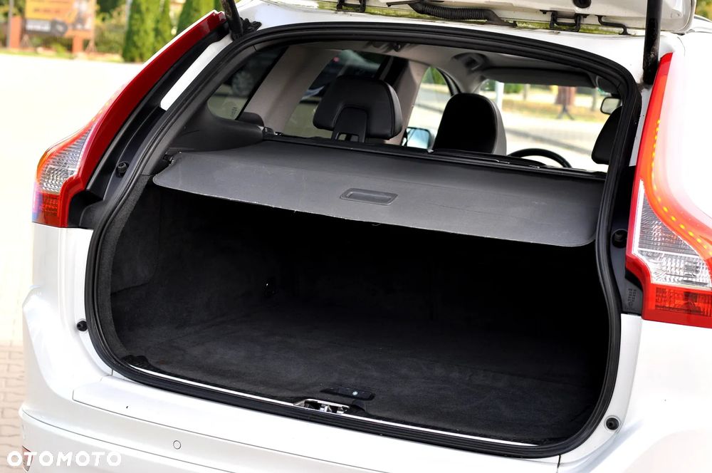 Volvo XC 60 D4 Geartronic Summum - 17