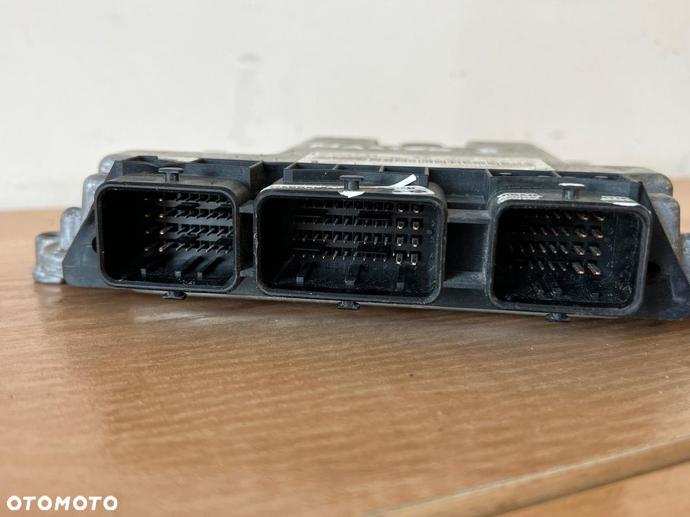 Sterownik silnika komputer ECU Renault Master Bosch 0281011432 - 3