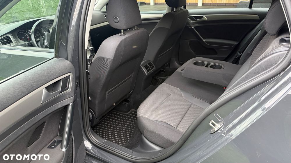 Volkswagen Golf - 9