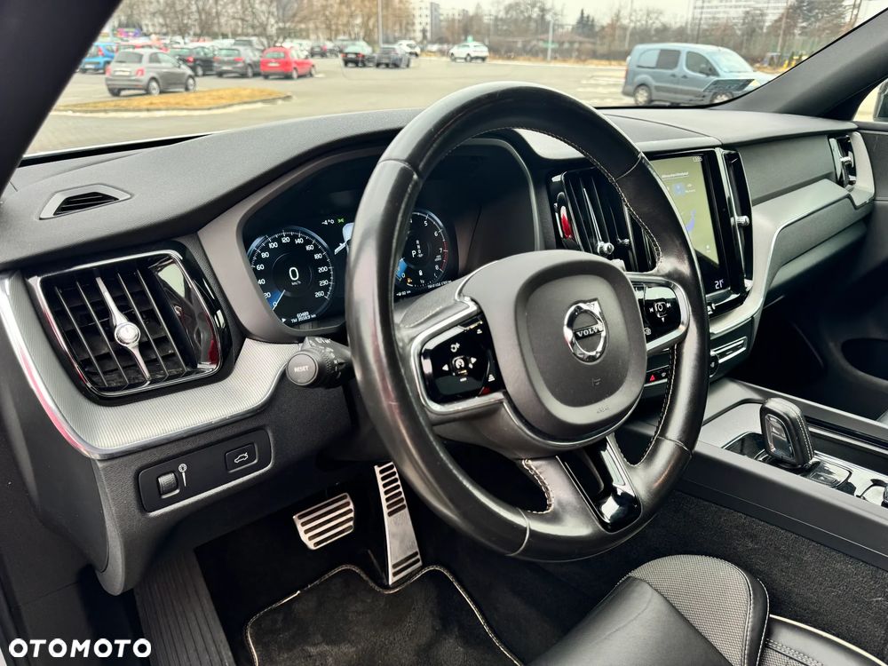 Volvo XC 60 B4 B R-Design - 16