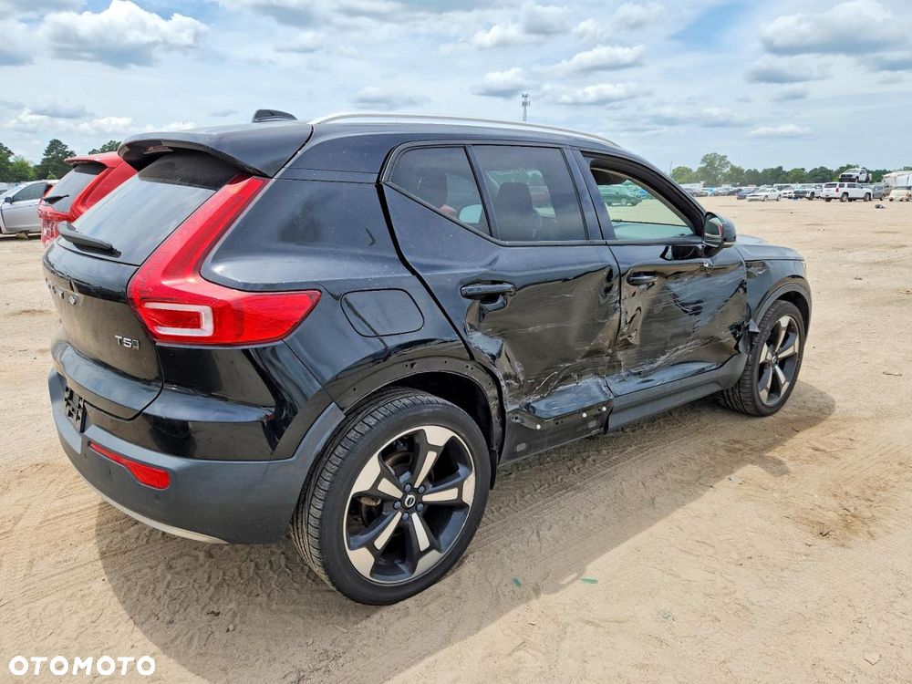 Volvo XC 40 - 4