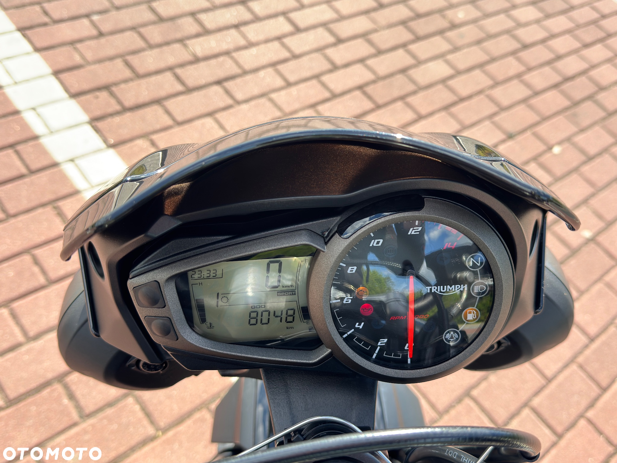 Triumph Street Triple - 10