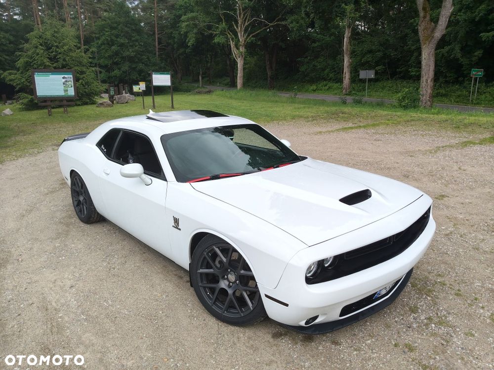 Dodge Challenger - 4