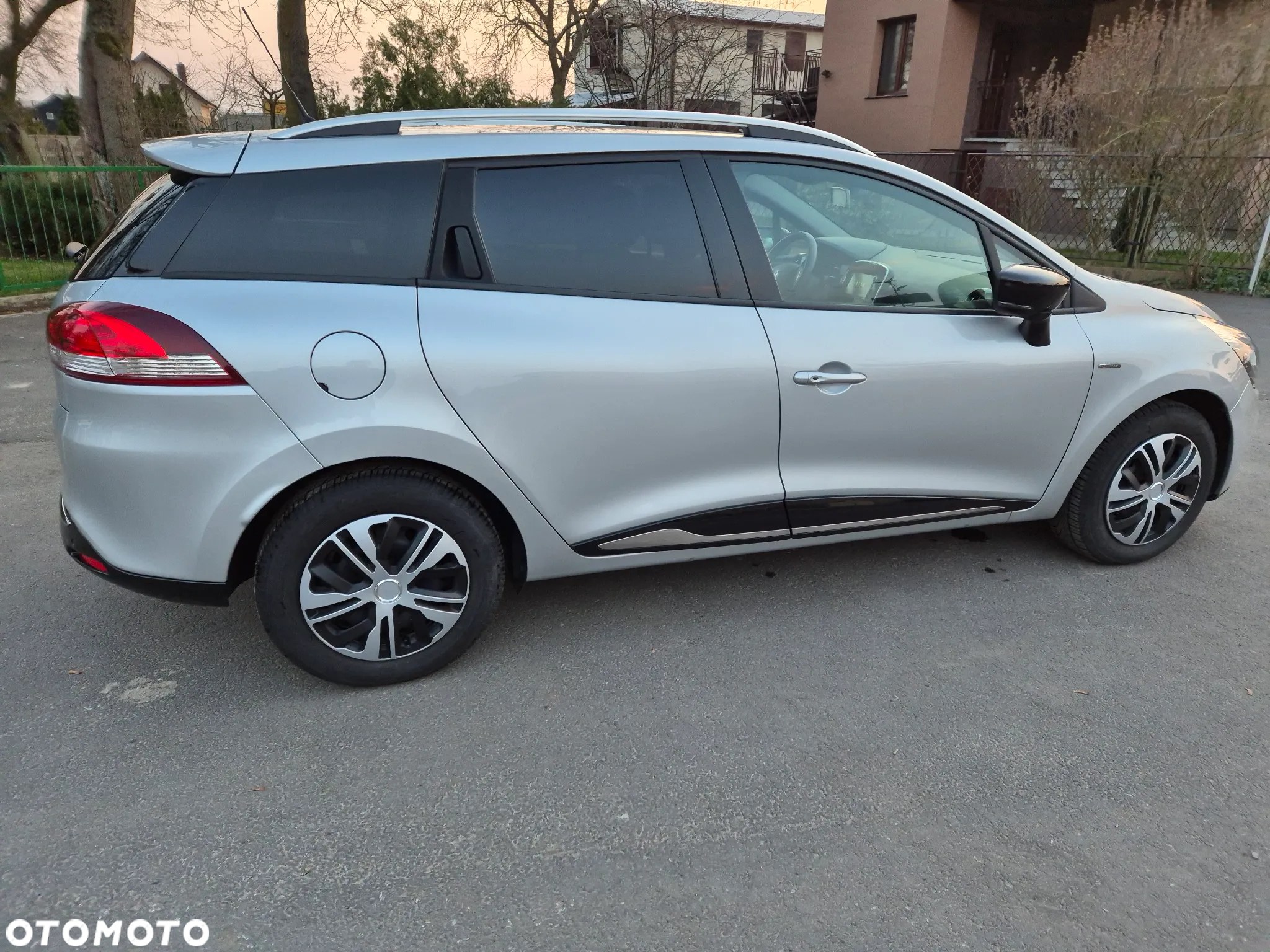 Renault Clio Grandtour (Energy) TCe 90 Start & Stop LIMITED - 12