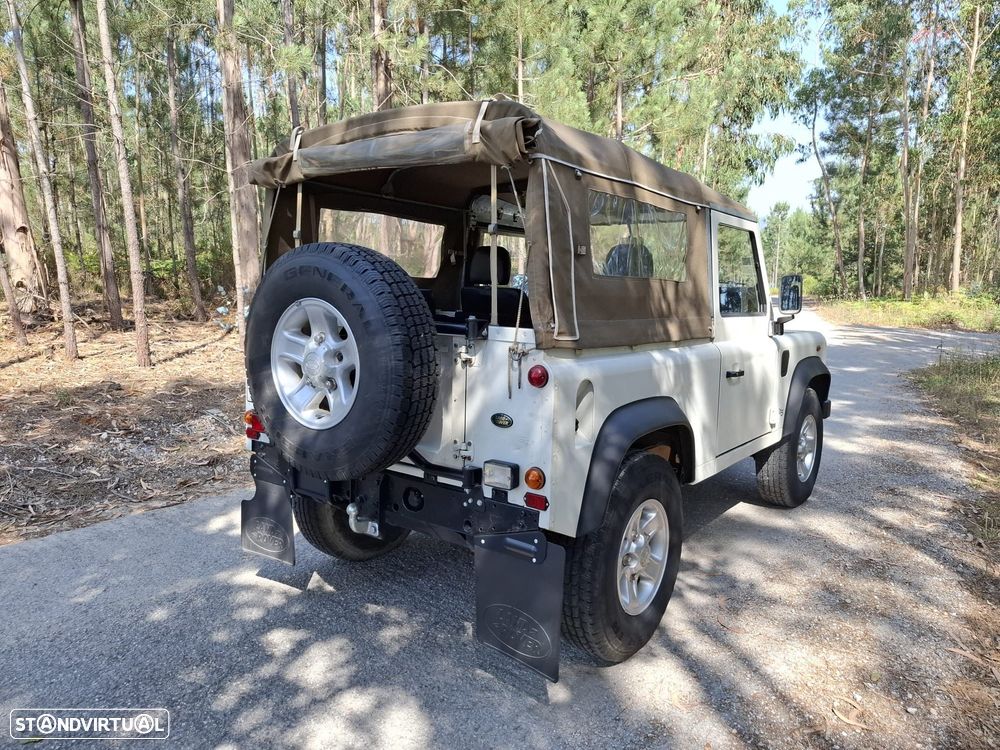 Land Rover Defender 90 2.5 Td5 Soft Top - 11