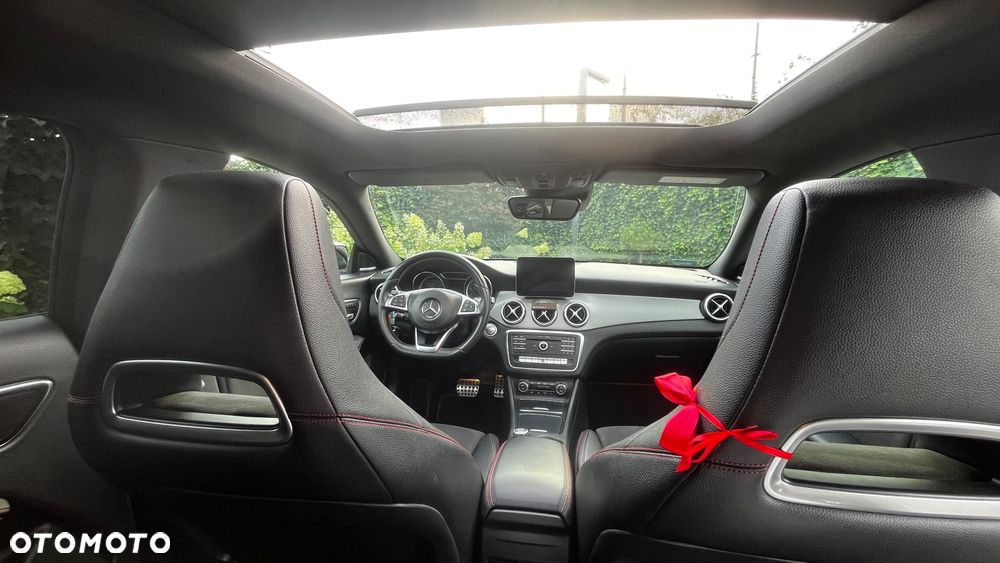 Mercedes-Benz CLA 220 4-Matic AMG Line - 6
