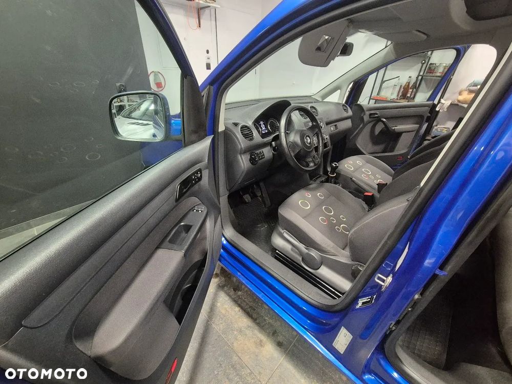 Volkswagen Caddy Comfortline BMT - 8