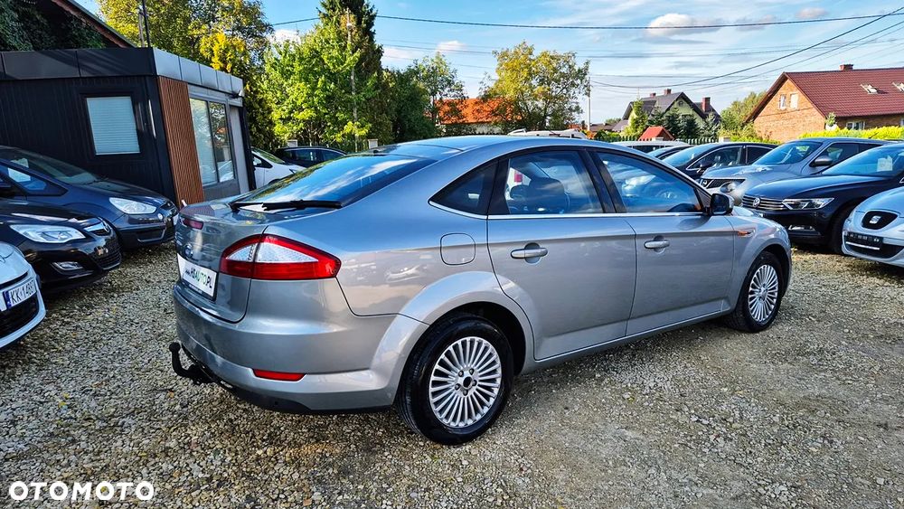 Ford Mondeo 2.0 FF Ghia - 11