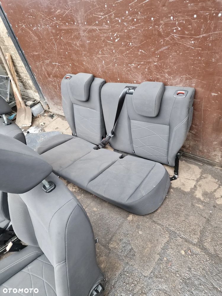 Komplet  foteli  ford  Fiesta  mk7  lift  5d grzane - 5