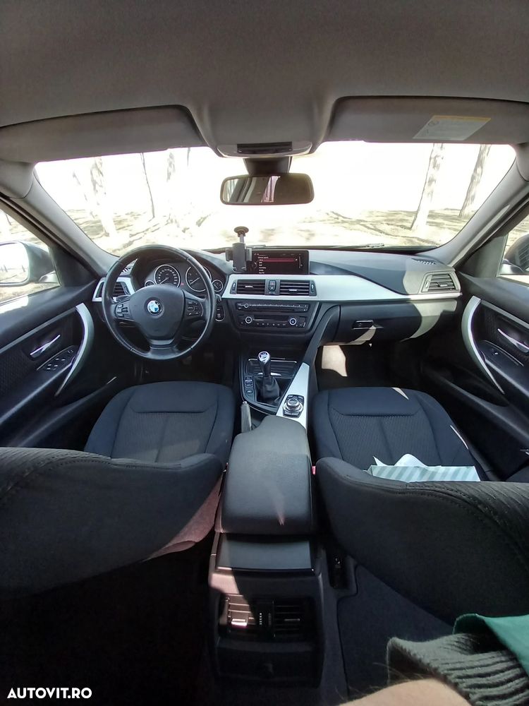 BMW Seria 3 320d xDrive DPF - 26