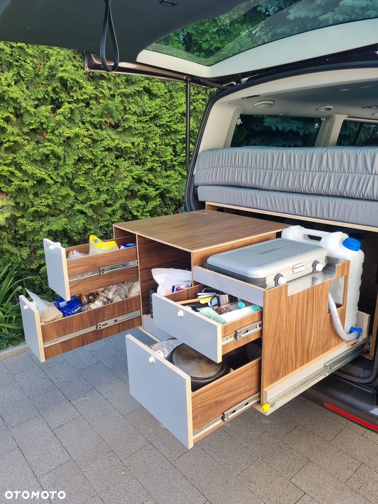 Volkswagen Multivan - 21