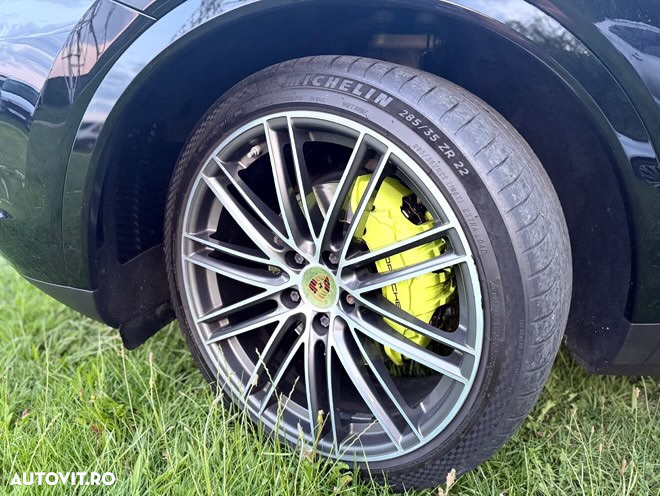Porsche Cayenne - 5
