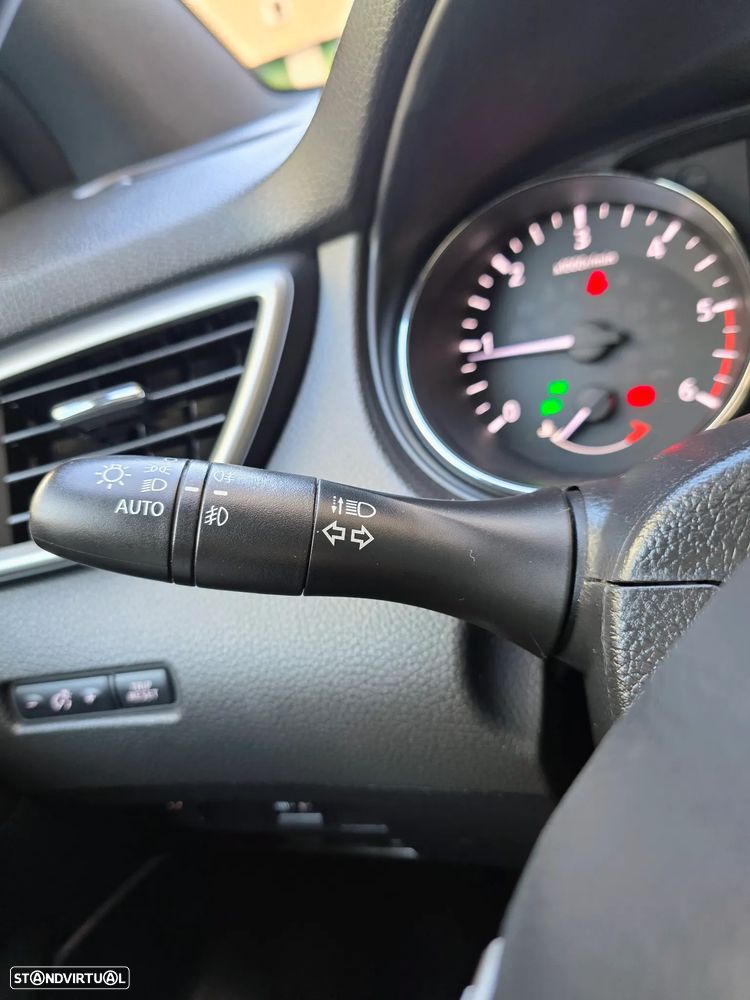 Nissan Qashqai 1.5 dCi N-Vision RS - 39