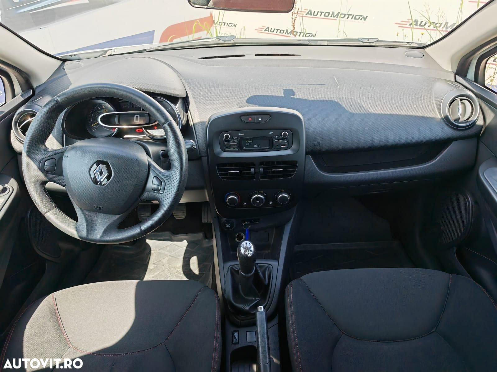 Renault Clio - 10