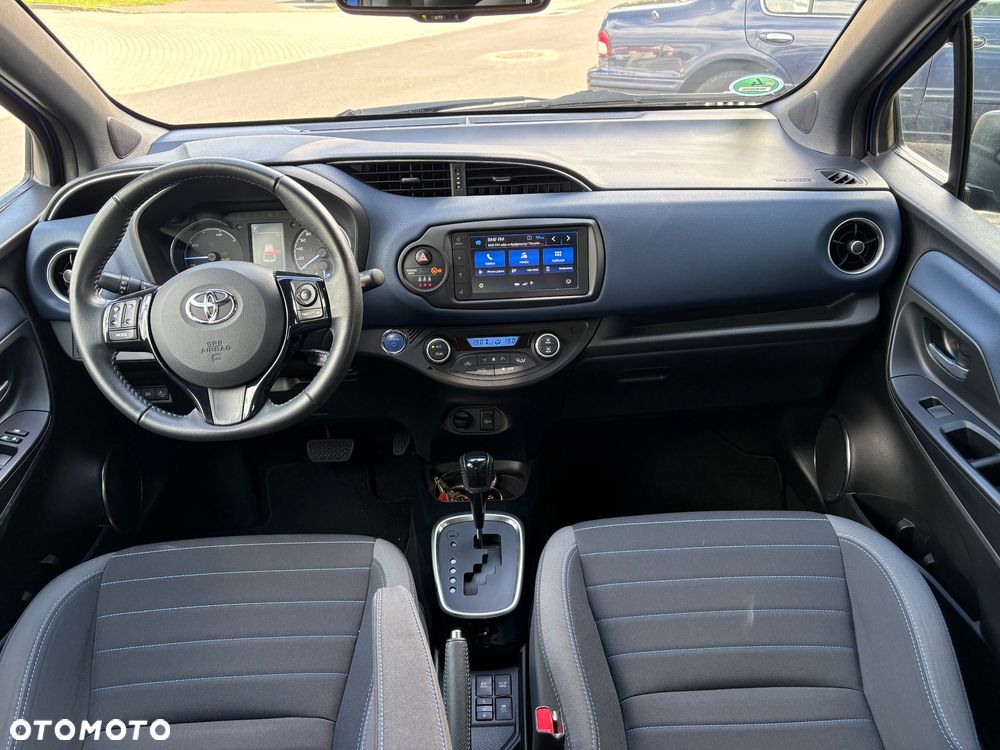 Toyota Yaris Hybrid 100 Selection Passion - 13